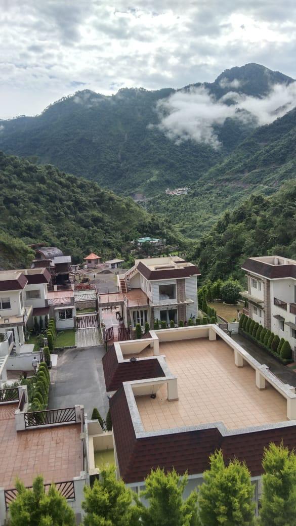 Scenic Dehradun hills around Amulyam Villas